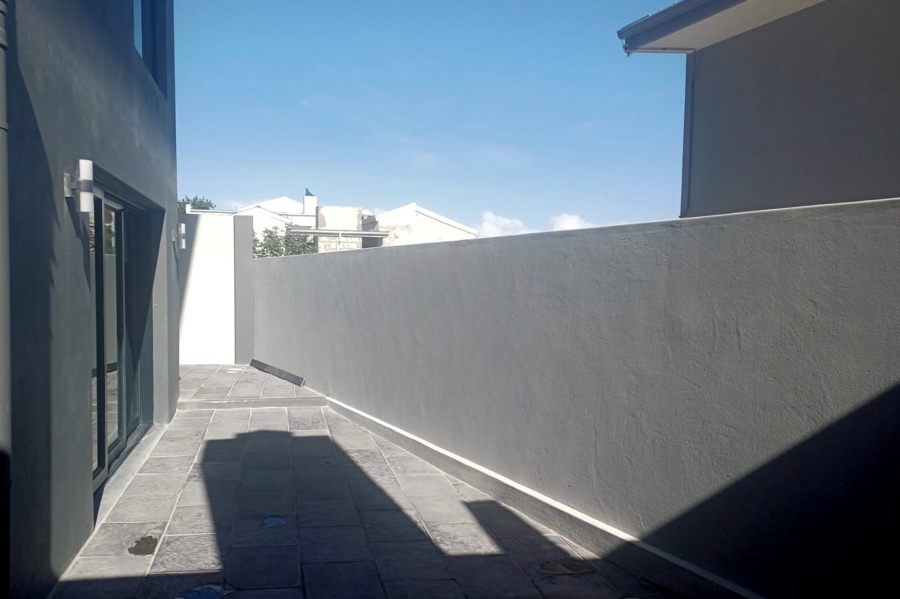 To Let 2 Bedroom Property for Rent in Bloubergstrand Western Cape